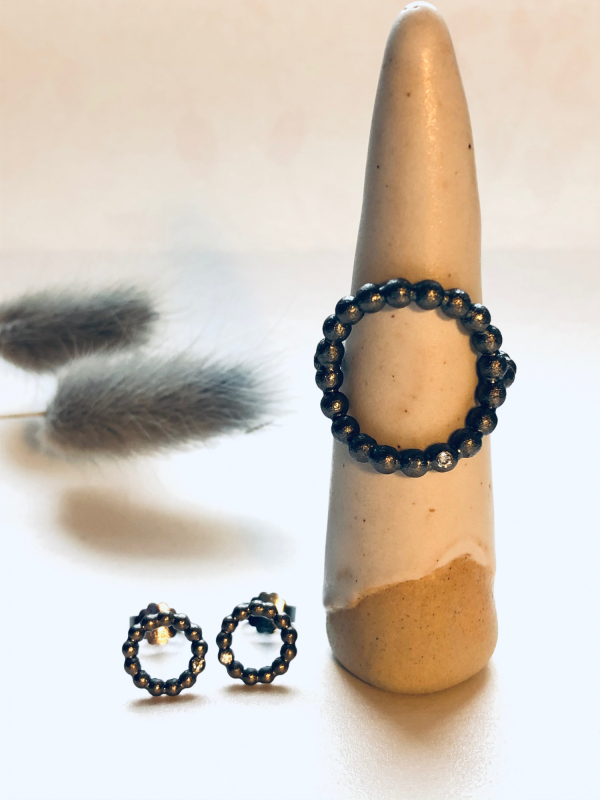 Cirkel ørestikker sammen med cirkel ring