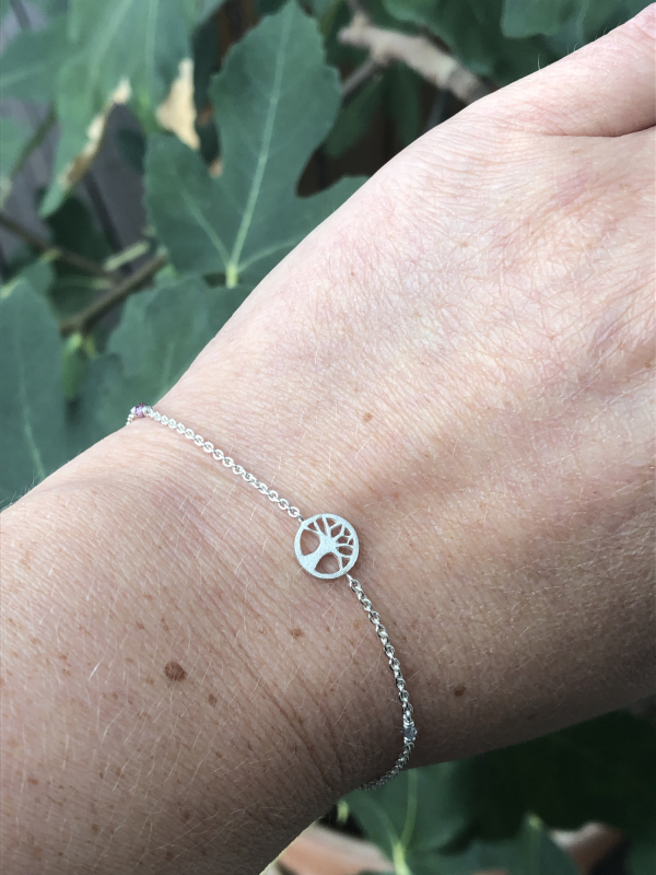 Livstræ armbånd med spinel om håndled