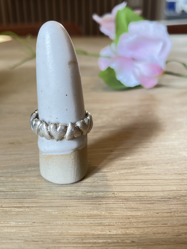 Hjertering i sølv forfra