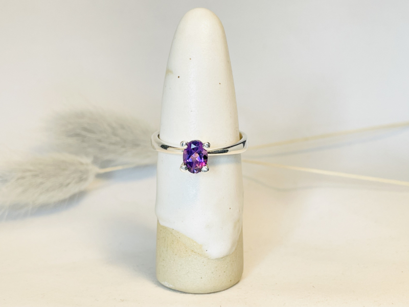Sølvring med oval ametyst