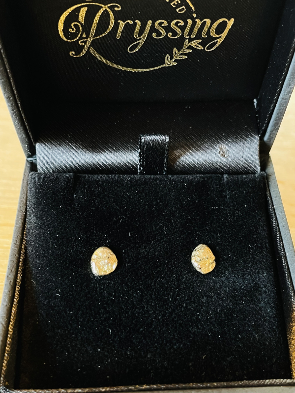 Nugget ørestikker i æske