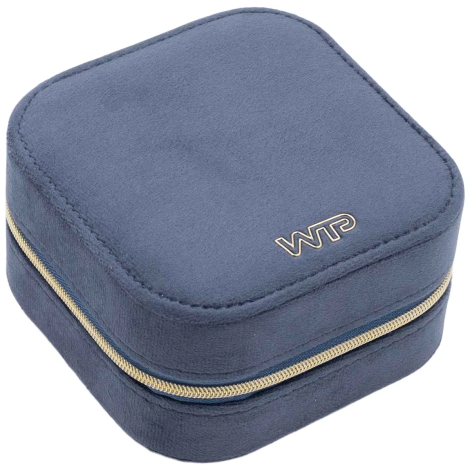 Blåt velour smykkeskrin lukket